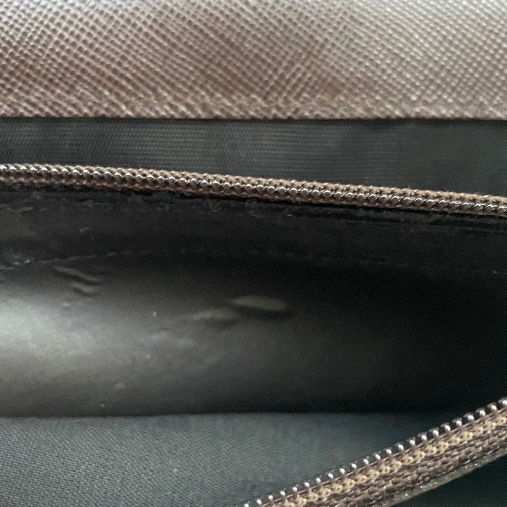 Salvatore Ferragamo Deep brown leather wallet with gold accent - Picture 11 of 16